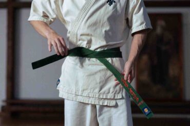 How To Tie A Karate Belt?