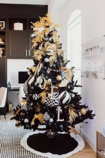 black-christmas-tree